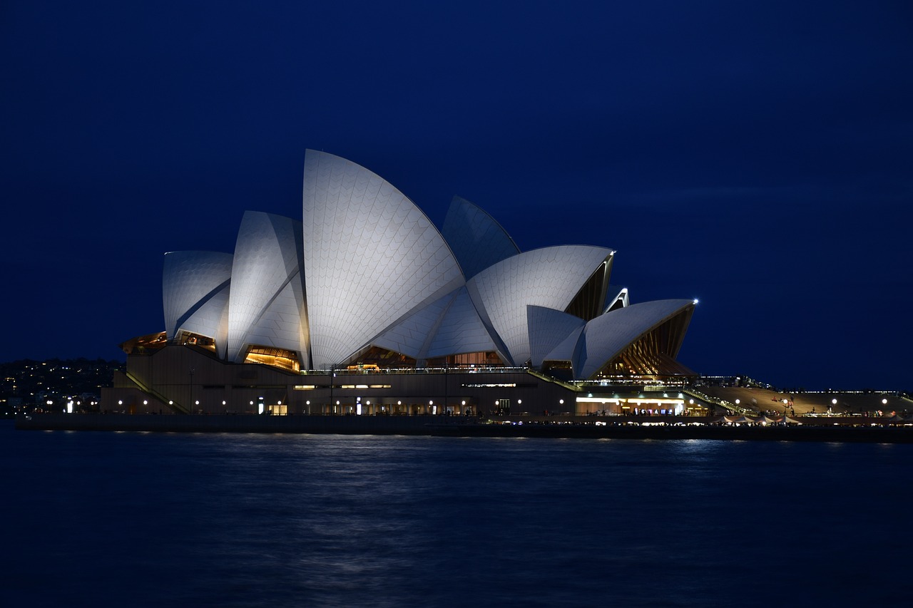 landmark, sydney opera house, dark blue sky-2554341.jpg